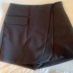 Pleated front detail skort